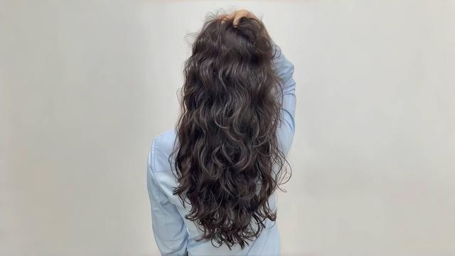 又好看的女生烫发卷发推荐？开元棋牌app有哪些时尚(图3)