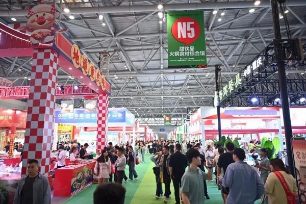 以产业之力加快打造“世界火锅之都”开元棋牌从山城烟火到全球餐桌 重庆(图2) 以产业之力加快打造“世界火锅之都”开元棋牌从山城烟火到全球餐桌 重庆(图2)