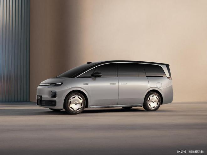 00V纯电1000V 重新划定技术门槛开元棋牌试玩零跑D99正式亮相 增程8(图4)