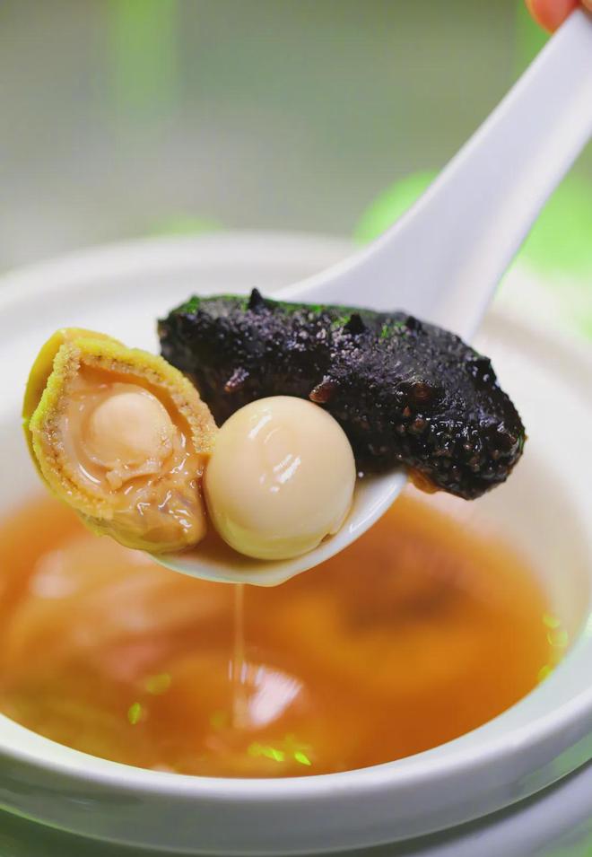 带来8道蛇年年夜菜寓意十足！开元棋牌试玩粤菜总厨陈思玮(图5)