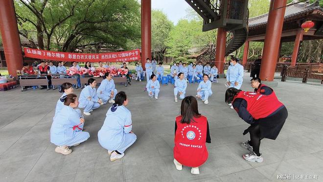 致敬白衣天使凝聚社会温情开元ky棋牌沈阳爱心企业(图2)