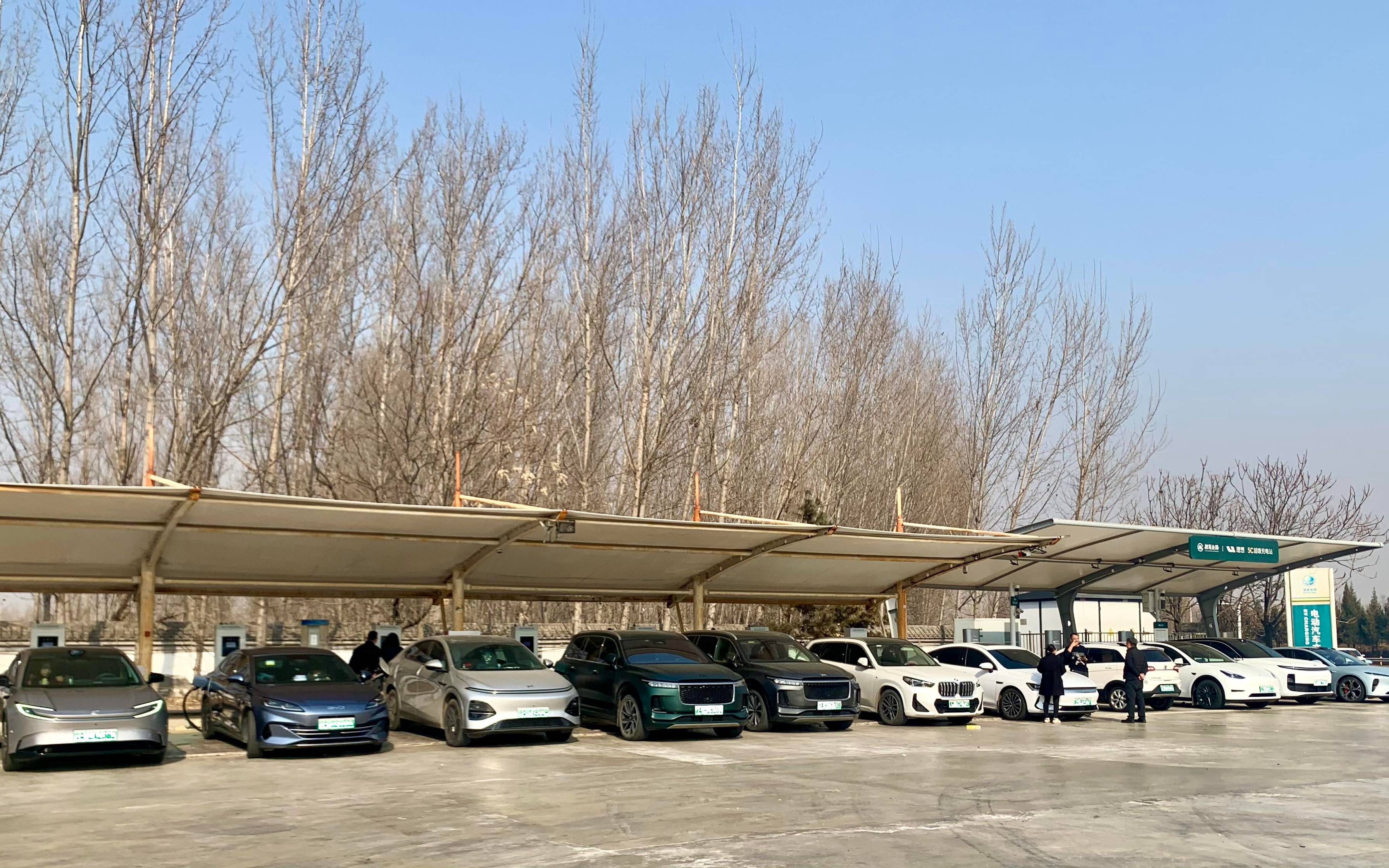 换电、加氢高速路服务区实现多元补能开元棋牌开车过新年｜快充、超充、(图8)